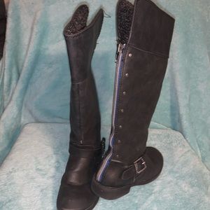 Black boots